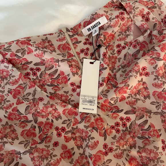 BB DAKOTA
PICKING ROSES ROMPER - Picture 3 of 3